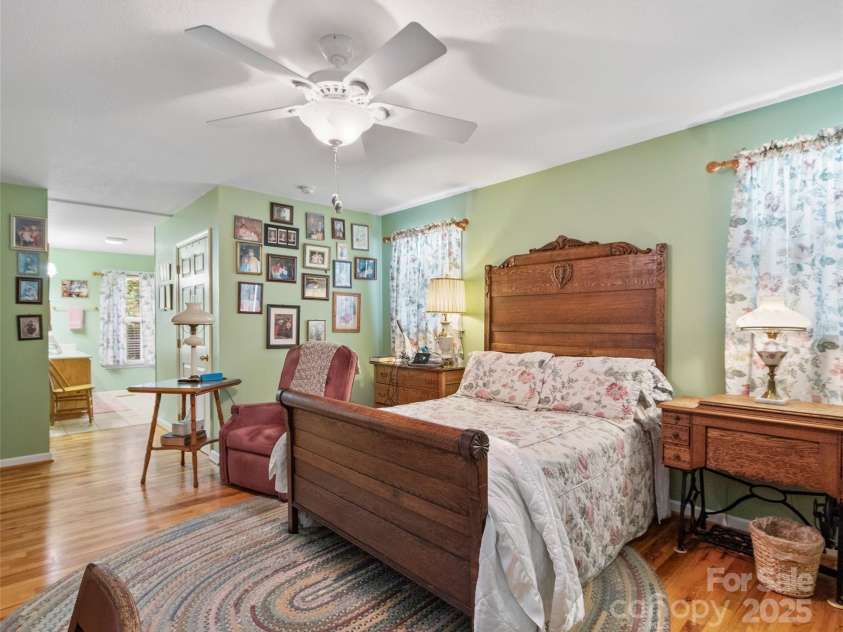 17 Gun Flint Drive, Burnsville, NC 28714.  MLS# CAR4255680, YatesRealty ID 22885. 