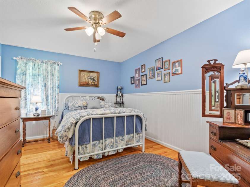 17 Gun Flint Drive, Burnsville, NC 28714.  MLS# CAR4255680, YatesRealty ID 22885. 