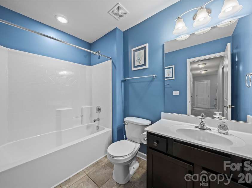 3249 Elyse Manor Court, Charlotte, NC 28214.  MLS# CAR4375657, YatesRealty ID 22885. 