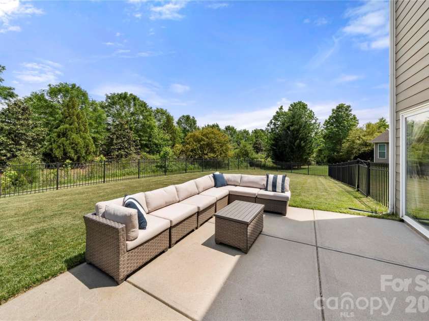 3249 Elyse Manor Court, Charlotte, NC 28214.  MLS# CAR4375657, YatesRealty ID 22885. 