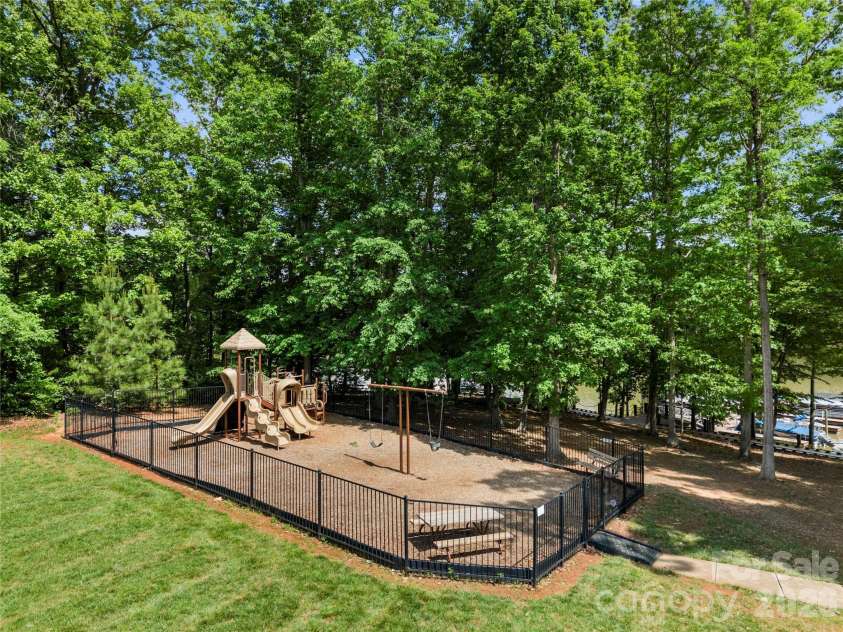 3249 Elyse Manor Court, Charlotte, NC 28214.  MLS# CAR4375657, YatesRealty ID 22885. Community playground