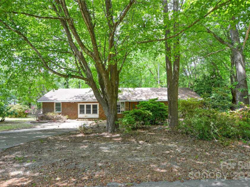 316 Anne Avenue, Waxhaw, NC 28173.  MLS# CAR4251937, YatesRealty ID 22886. 
