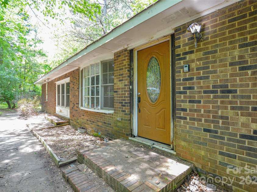 316 Anne Avenue, Waxhaw, NC 28173.  MLS# CAR4251937, YatesRealty ID 22886. 