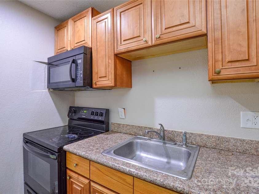 316 Anne Avenue, Waxhaw, NC 28173.  MLS# CAR4251937, YatesRealty ID 22886. 