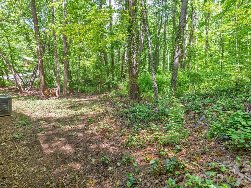 103 Hillside Drive, Swannanoa, NC 28778.  MLS# CAR4378936, YatesRealty ID 22887. 