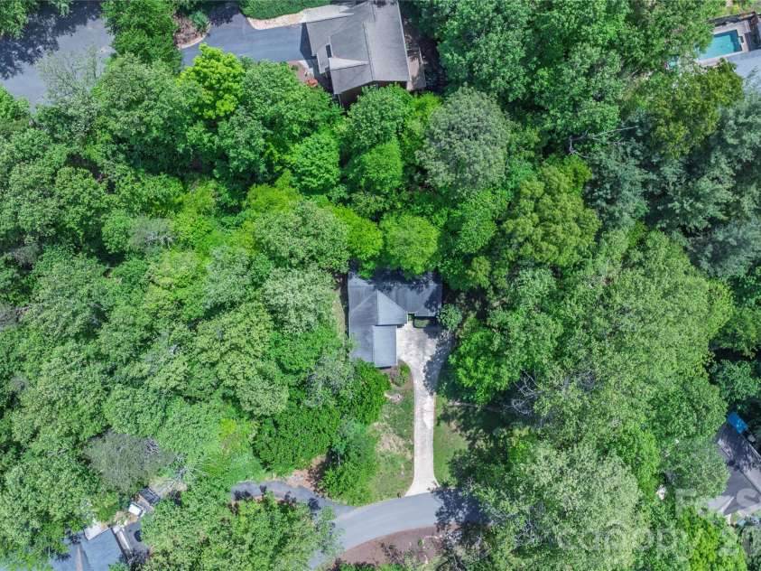 103 Hillside Drive, Swannanoa, NC 28778.  MLS# CAR4378936, YatesRealty ID 22887. 
