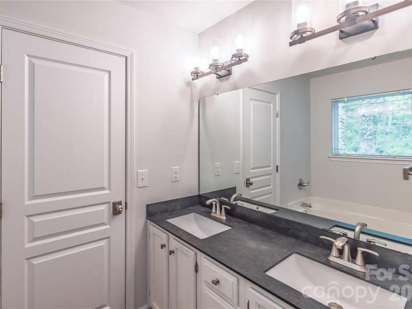 103 Hillside Drive, Swannanoa, NC 28778.  MLS# CAR4378936, YatesRealty ID 22887. Dual Vanities