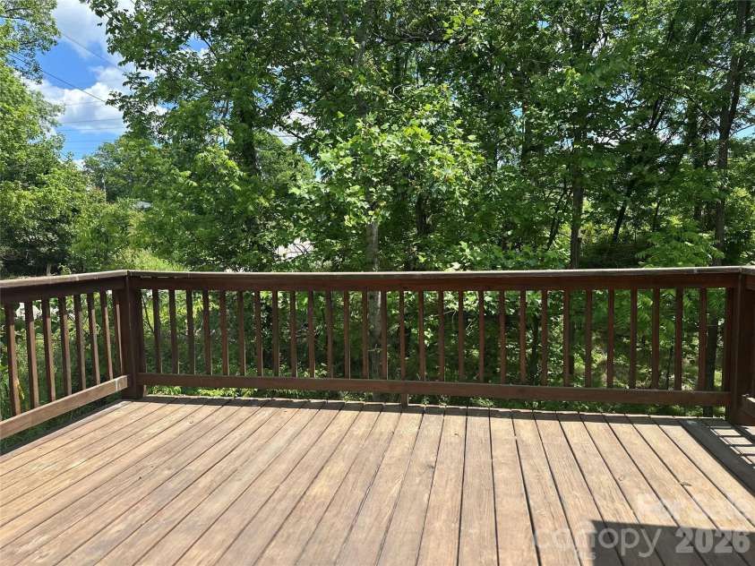 29 Kaylor Drive, Arden, NC 28704.  MLS# CAR4356169, YatesRealty ID 22888. 