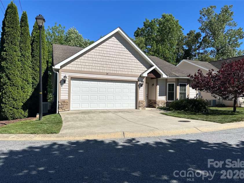 29 Kaylor Drive, Arden, NC 28704.  MLS# CAR4356169, YatesRealty ID 22888. 