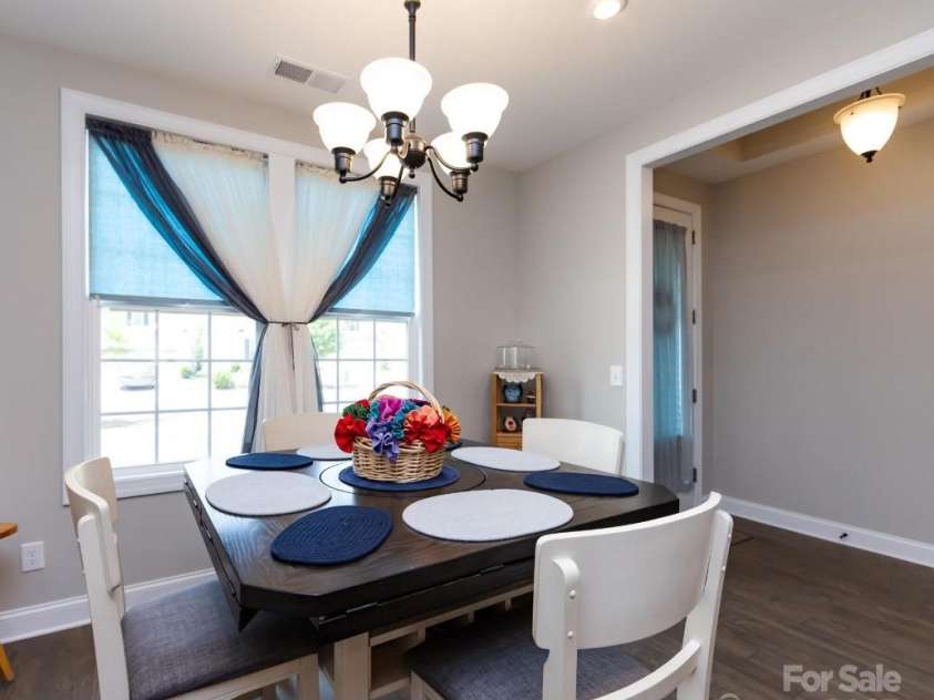 7337 Overjoyed Crossing, Charlotte, NC 28215.  MLS# CAR4274967, YatesRealty ID 22888. 