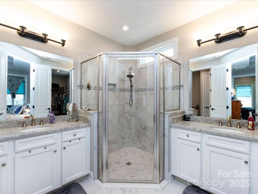 7337 Overjoyed Crossing, Charlotte, NC 28215.  MLS# CAR4274967, YatesRealty ID 22888. 