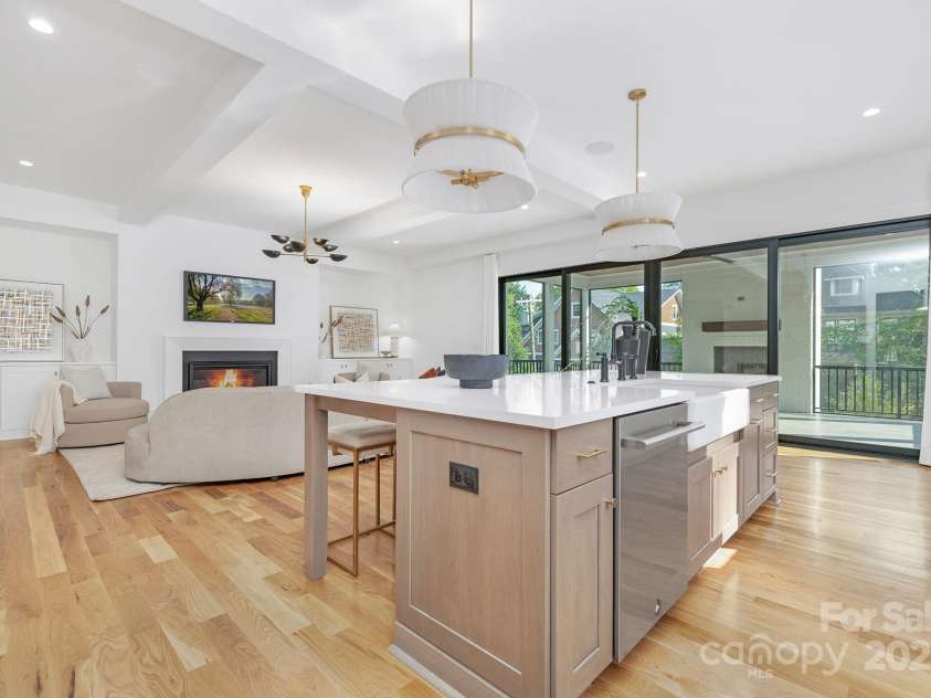 632 Dorothy Drive, Charlotte, NC 28203.  MLS# CAR4251393, YatesRealty ID 22889. 