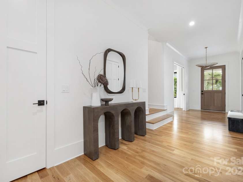 632 Dorothy Drive, Charlotte, NC 28203.  MLS# CAR4251393, YatesRealty ID 22889. 