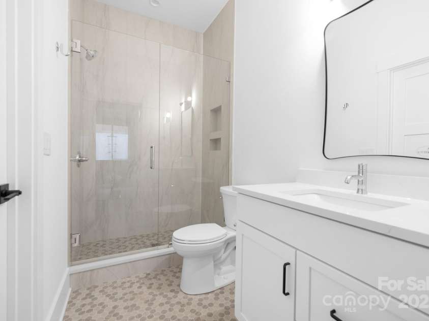 632 Dorothy Drive, Charlotte, NC 28203.  MLS# CAR4251393, YatesRealty ID 22889. 