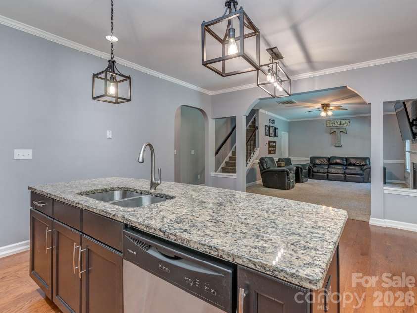 126 Misty Woods Drive, Lake Wylie, SC 29710.  MLS# CAR4390272, YatesRealty ID 2289. Kitchen with open floorplan 