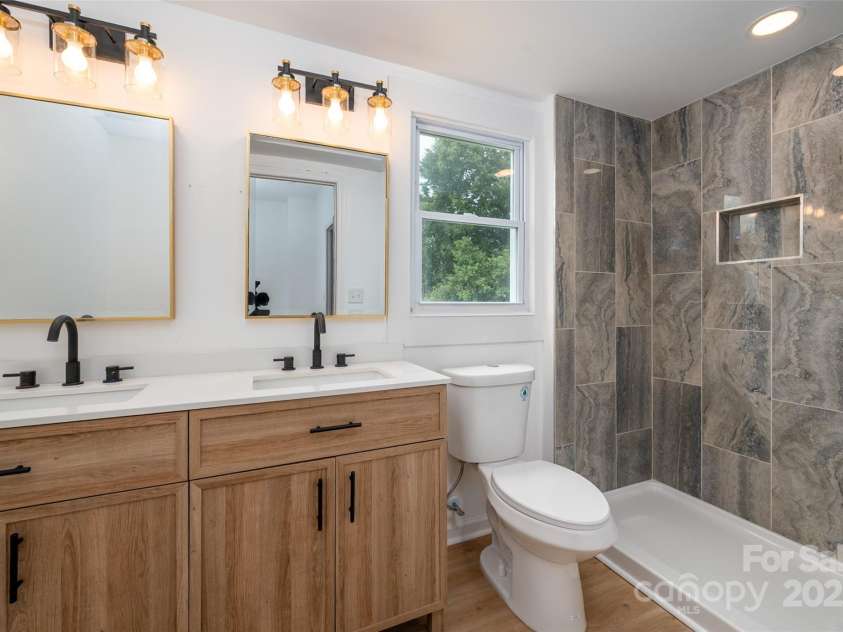 250 Franklin Avenue, Concord, NC 28025.  MLS# CAR4290533, YatesRealty ID 2289. Primary Bath ensuite