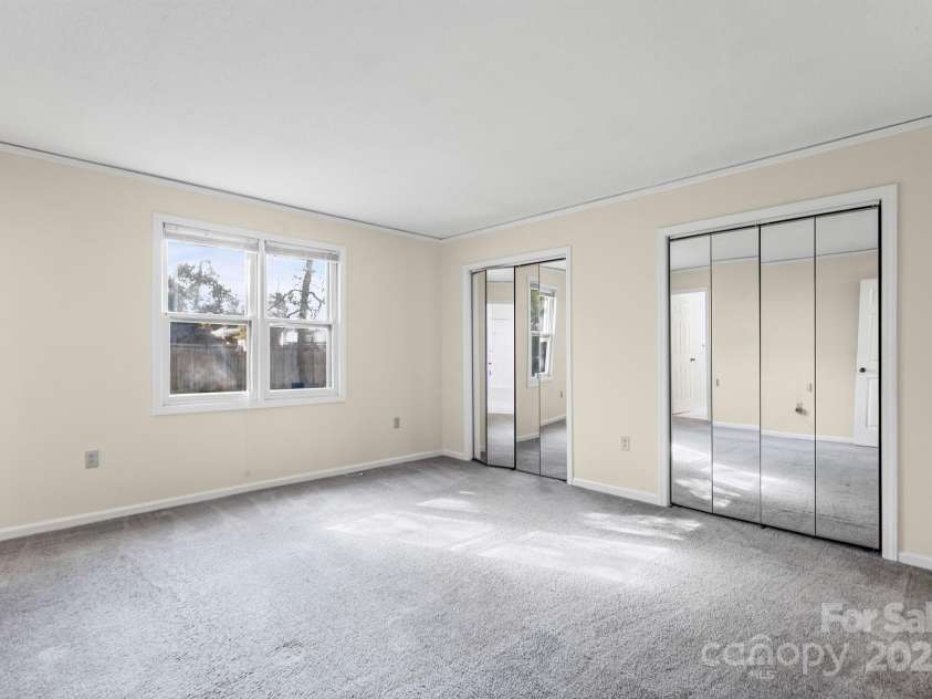 331 Meadowbrook Road, Charlotte, NC 28211.  MLS# CAR4318757, YatesRealty ID 2289. 