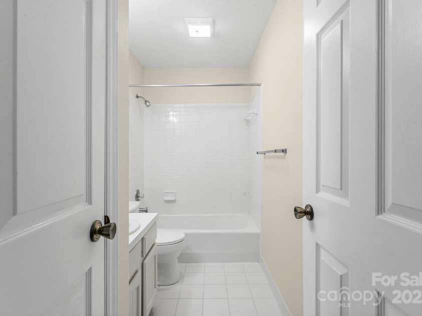 331 Meadowbrook Road, Charlotte, NC 28211.  MLS# CAR4318757, YatesRealty ID 2289. 