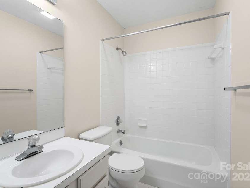 331 Meadowbrook Road, Charlotte, NC 28211.  MLS# CAR4318757, YatesRealty ID 2289. 