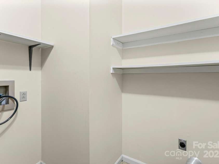 331 Meadowbrook Road, Charlotte, NC 28211.  MLS# CAR4318757, YatesRealty ID 2289. 