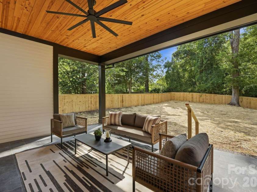 1427 Sharon Amity Road, Charlotte, NC 28211.  MLS# CAR4355163, YatesRealty ID 22890. 