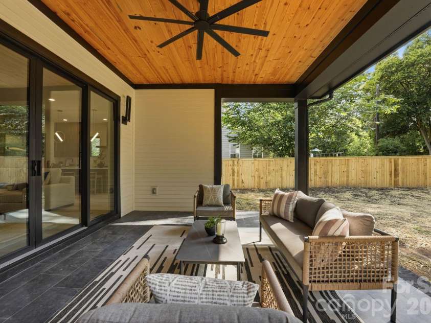 1427 Sharon Amity Road, Charlotte, NC 28211.  MLS# CAR4355163, YatesRealty ID 22890. 