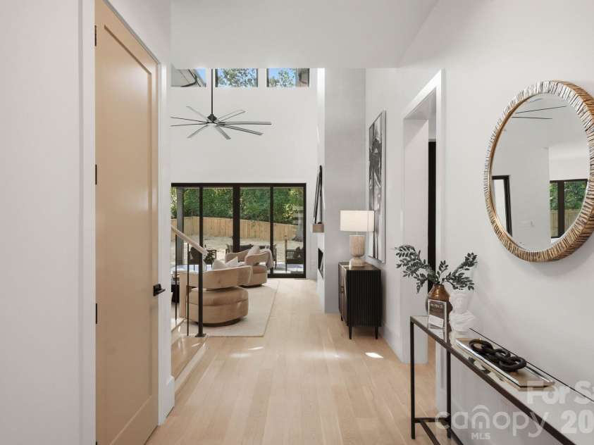 1427 Sharon Amity Road, Charlotte, NC 28211.  MLS# CAR4355163, YatesRealty ID 22890. 