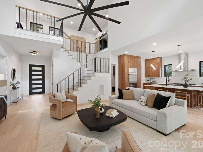 1427 Sharon Amity Road, Charlotte, NC 28211.  MLS# CAR4355163, YatesRealty ID 22890. 