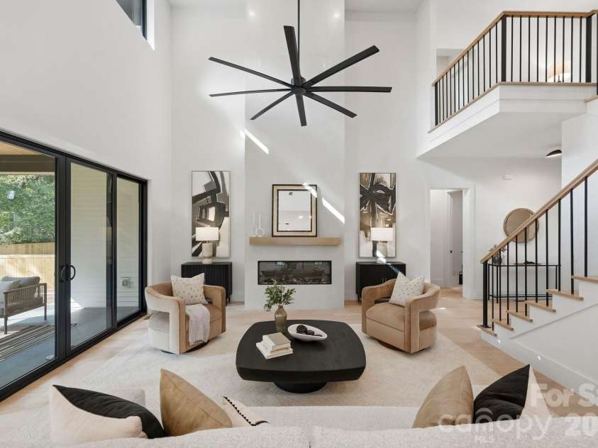 1427 Sharon Amity Road, Charlotte, NC 28211.  MLS# CAR4355163, YatesRealty ID 22890. 
