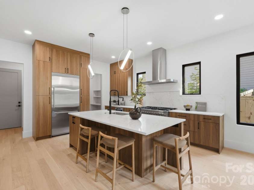 1427 Sharon Amity Road, Charlotte, NC 28211.  MLS# CAR4355163, YatesRealty ID 22890. 