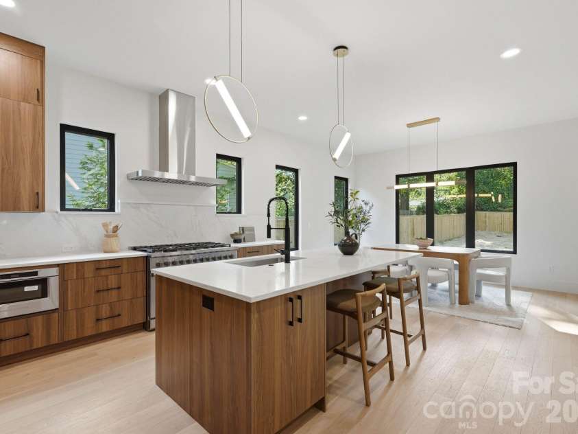 1427 Sharon Amity Road, Charlotte, NC 28211.  MLS# CAR4355163, YatesRealty ID 22890. 
