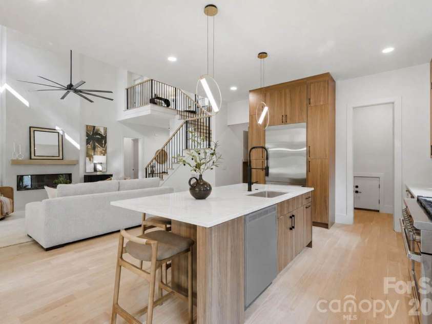 1427 Sharon Amity Road, Charlotte, NC 28211.  MLS# CAR4355163, YatesRealty ID 22890. 