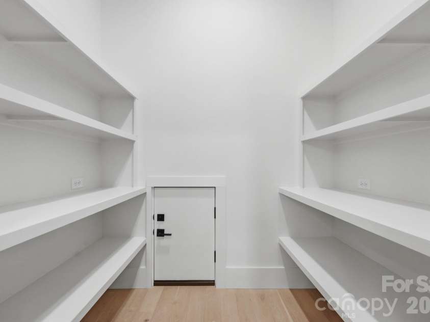 1427 Sharon Amity Road, Charlotte, NC 28211.  MLS# CAR4355163, YatesRealty ID 22890. 