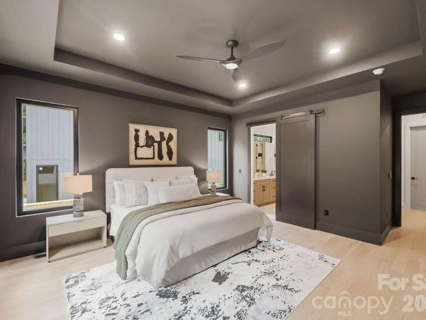 1427 Sharon Amity Road, Charlotte, NC 28211.  MLS# CAR4355163, YatesRealty ID 22890. 