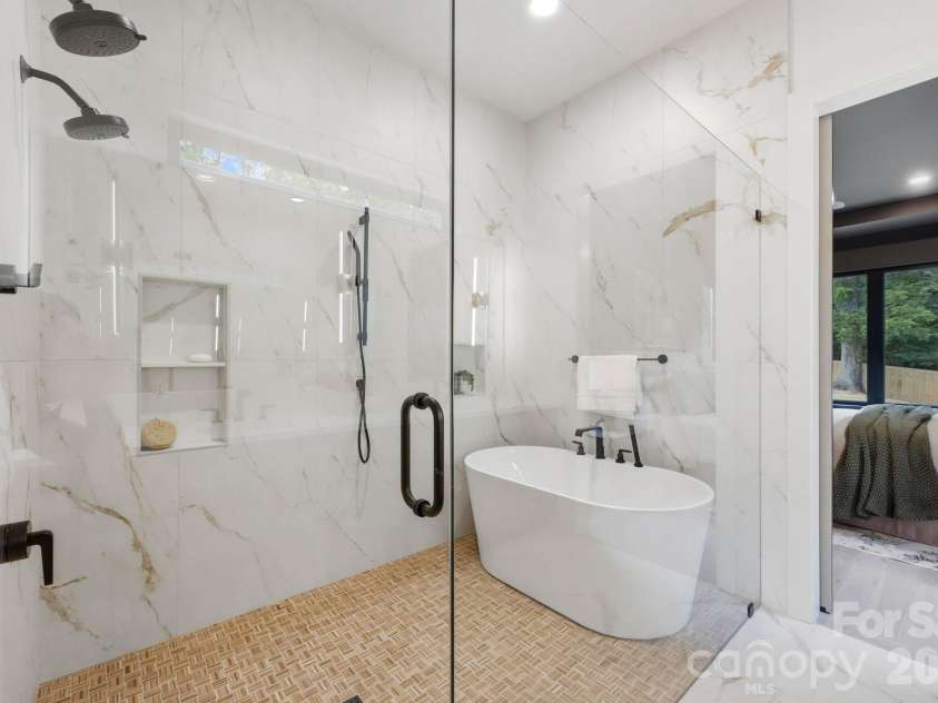 1427 Sharon Amity Road, Charlotte, NC 28211.  MLS# CAR4355163, YatesRealty ID 22890. 