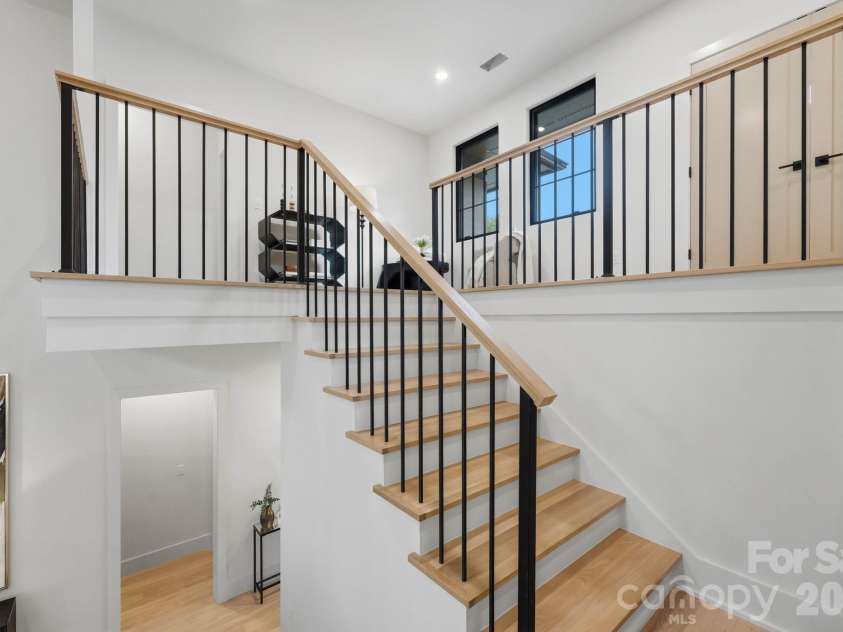 1427 Sharon Amity Road, Charlotte, NC 28211.  MLS# CAR4355163, YatesRealty ID 22890. 