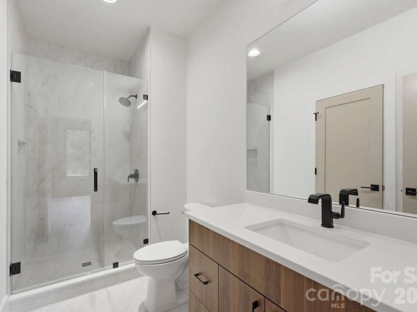 1427 Sharon Amity Road, Charlotte, NC 28211.  MLS# CAR4355163, YatesRealty ID 22890. 