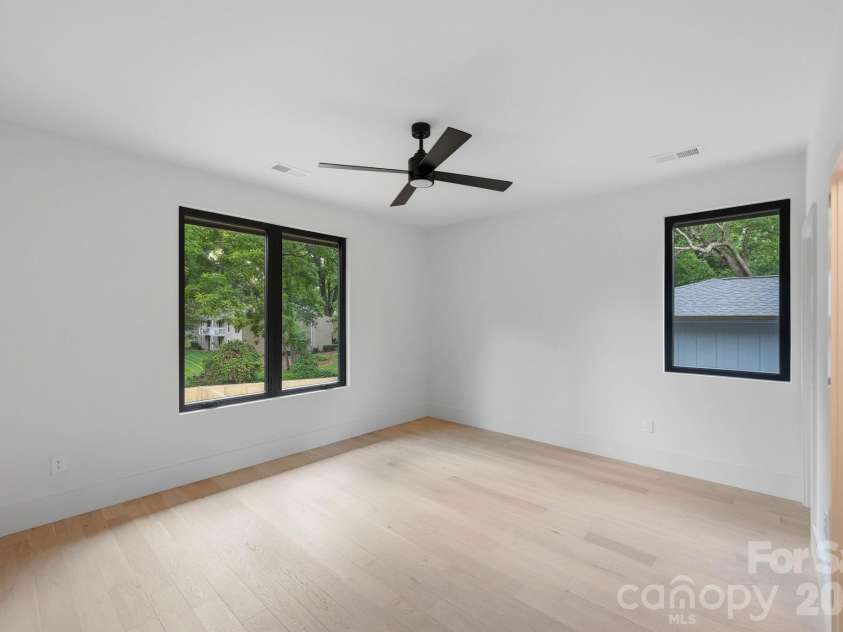 1427 Sharon Amity Road, Charlotte, NC 28211.  MLS# CAR4355163, YatesRealty ID 22890. 