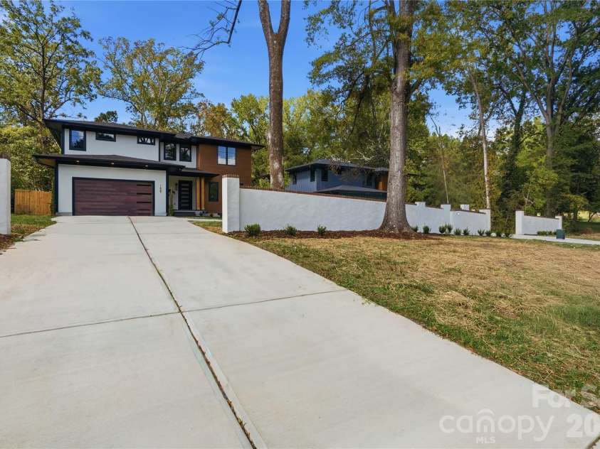 1427 Sharon Amity Road, Charlotte, NC 28211.  MLS# CAR4355163, YatesRealty ID 22890. 
