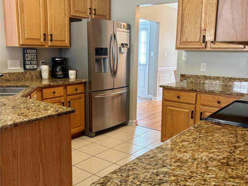 5367 Harvest Hill Drive, Harrisburg, NC 28075.  MLS# CAR4362379, YatesRealty ID 22892. Granite Countertops