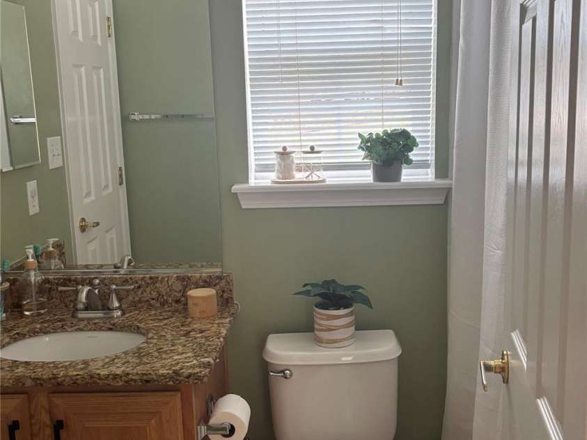 5367 Harvest Hill Drive, Harrisburg, NC 28075.  MLS# CAR4362379, YatesRealty ID 22892. Main Level Bathroom