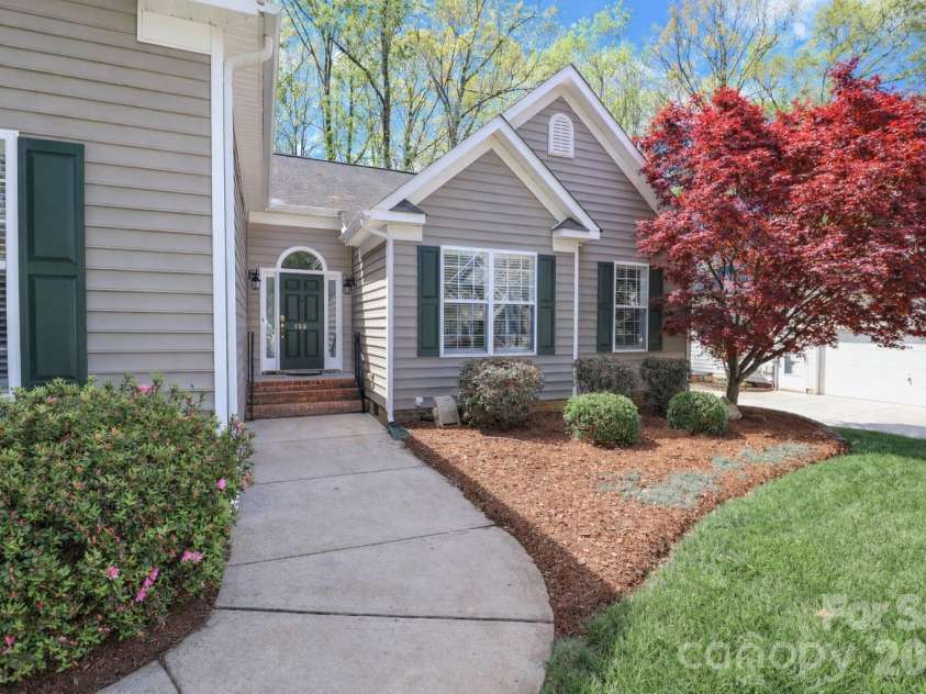158 Forest Walk Way, Mooresville, NC 28115.  MLS# CAR4360572, YatesRealty ID 22893. 