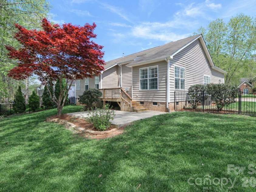158 Forest Walk Way, Mooresville, NC 28115.  MLS# CAR4360572, YatesRealty ID 22893. 