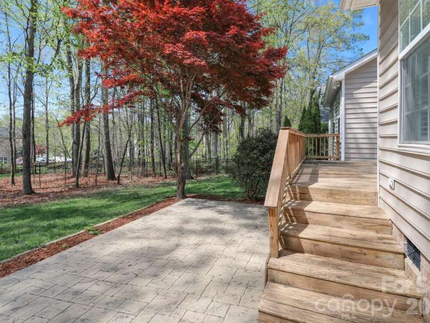 158 Forest Walk Way, Mooresville, NC 28115.  MLS# CAR4360572, YatesRealty ID 22893. 