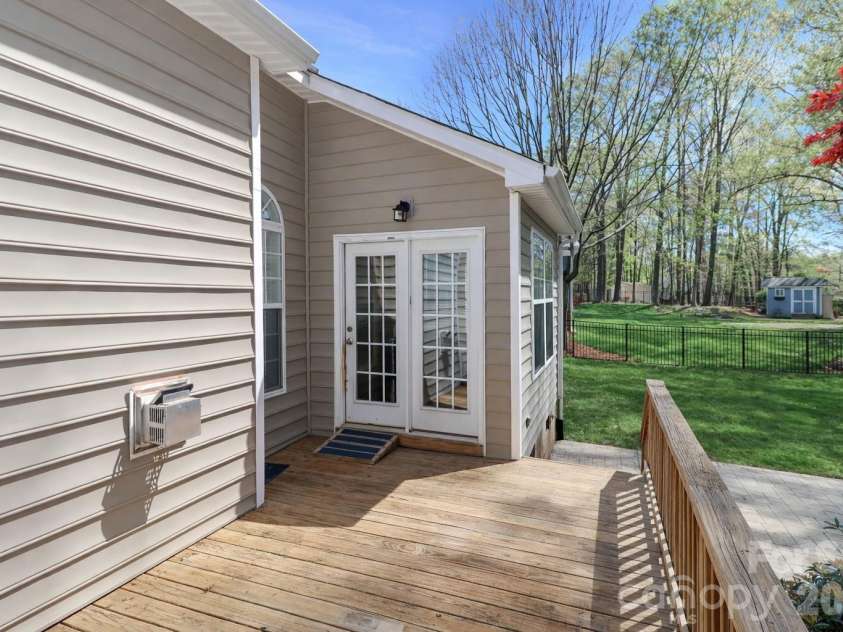 158 Forest Walk Way, Mooresville, NC 28115.  MLS# CAR4360572, YatesRealty ID 22893. 