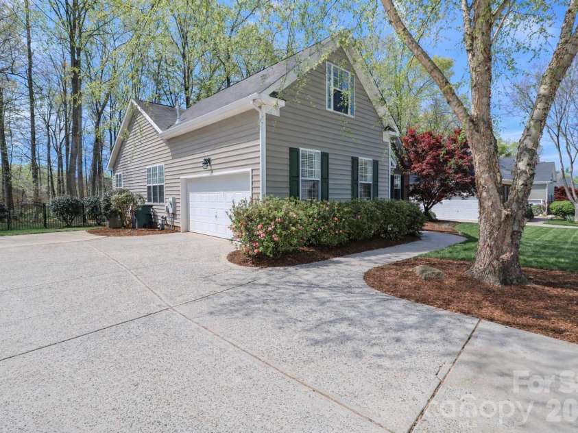 158 Forest Walk Way, Mooresville, NC 28115.  MLS# CAR4360572, YatesRealty ID 22893. 