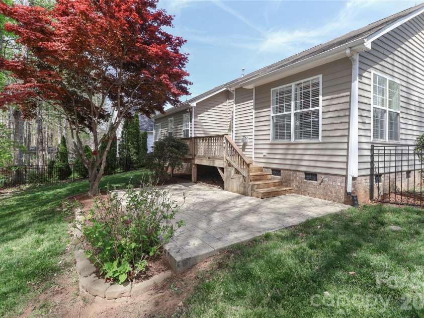 158 Forest Walk Way, Mooresville, NC 28115.  MLS# CAR4360572, YatesRealty ID 22893. 