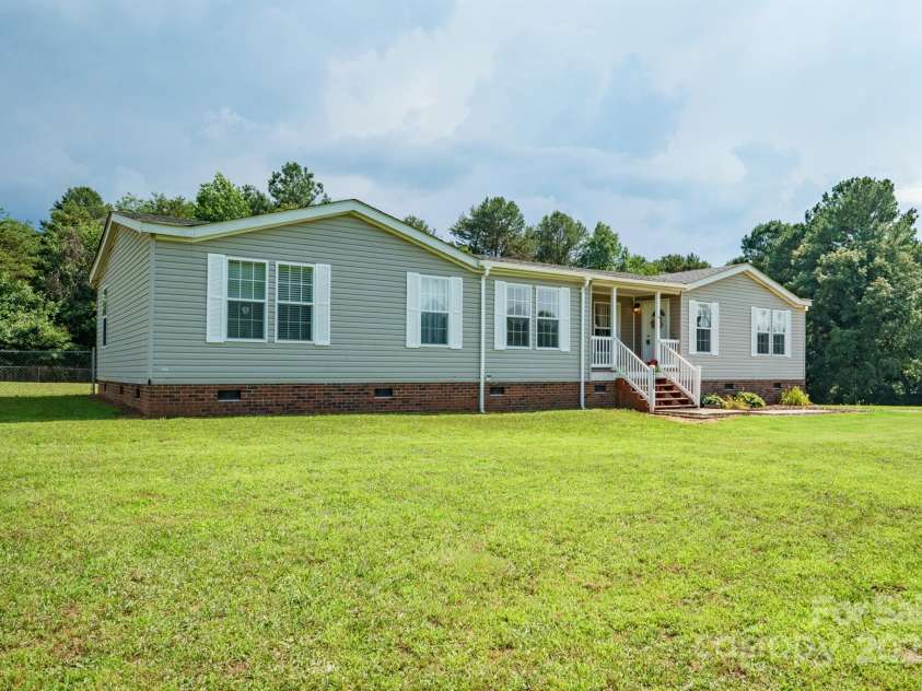 6785 Knotty Wood Lane, Vale, NC 28168.  MLS# CAR4275720, YatesRealty ID 22893. 