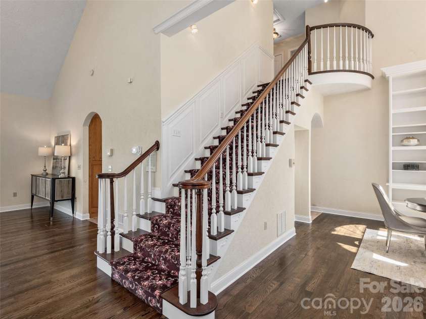 33 Elk Ridge Drive, Asheville, NC 28804.  MLS# CAR4364850, YatesRealty ID 22894. 