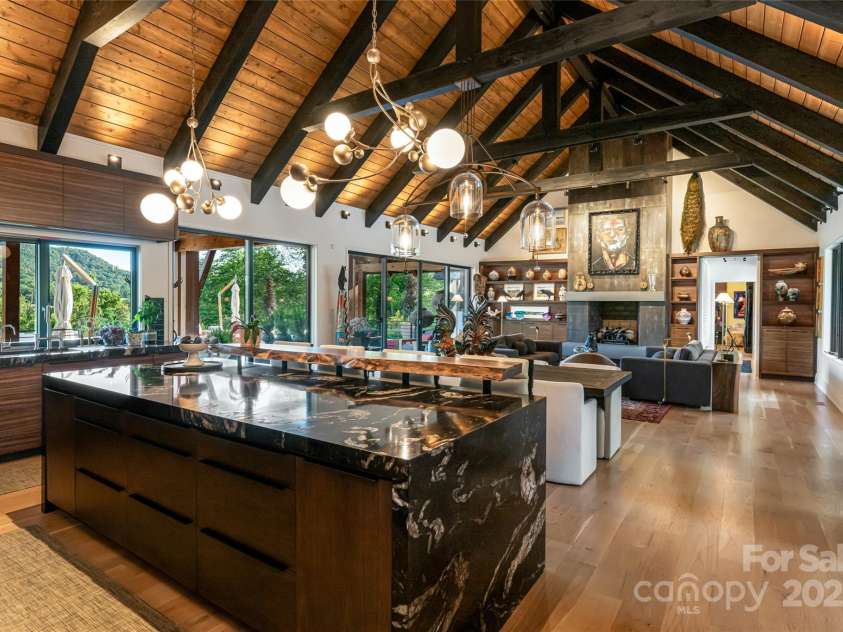 163 Annabelle Linn Drive, Fairview, NC 28730.  MLS# CAR4255897, YatesRealty ID 22895. 